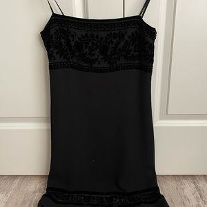 Velvet detail shift dress